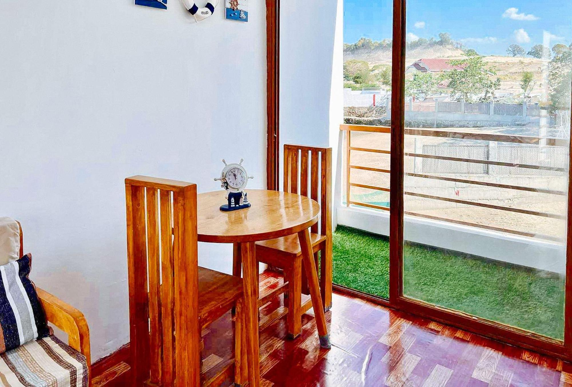 The Lavana Villa Del Matabungkay By Reddoorz Lian Exteriör bild